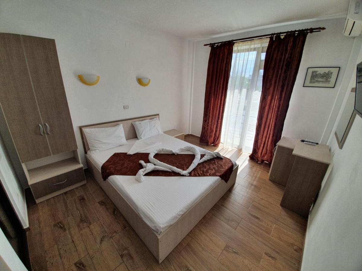Vila Bliss Костинешти Экстерьер фото
